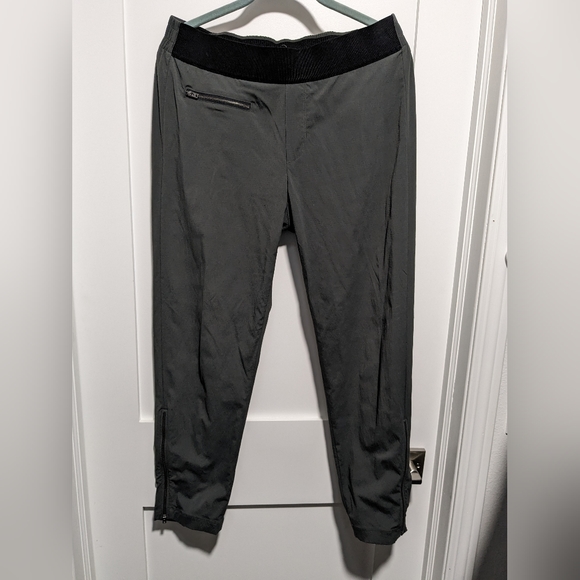 Athleta Trekki crop pants - Picture 1 of 6